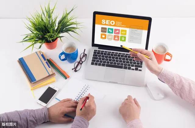 孙涵清刘子晗烟花下拥吻